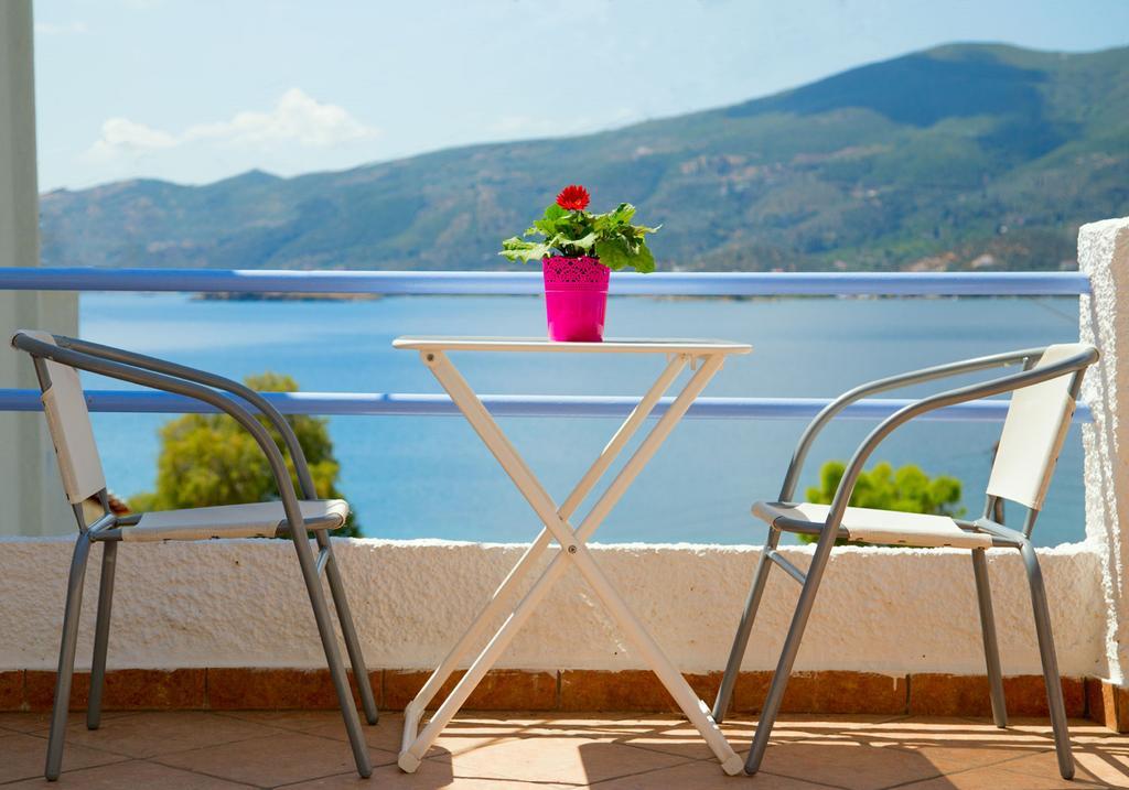 Theodora Rooms Poros Town Eksteriør bilde