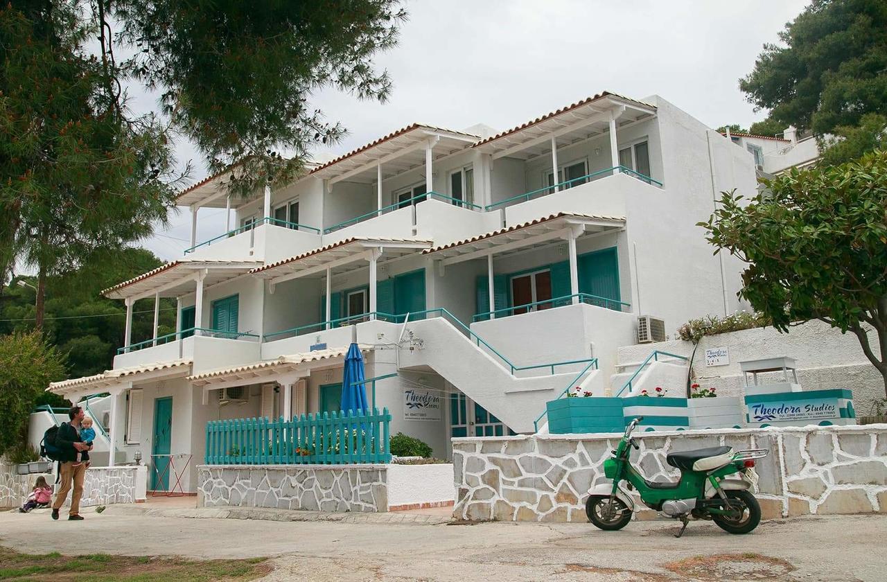 Theodora Rooms Poros Town Eksteriør bilde