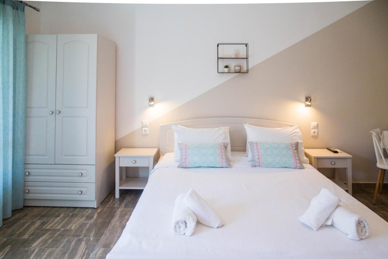 Theodora Rooms Poros Town Eksteriør bilde