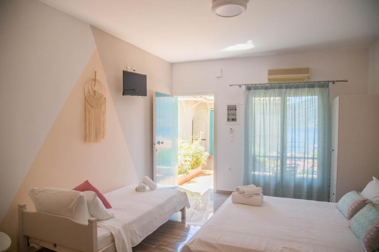 Theodora Rooms Poros Town Eksteriør bilde