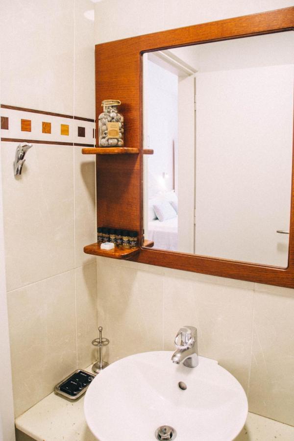 Theodora Rooms Poros Town Eksteriør bilde