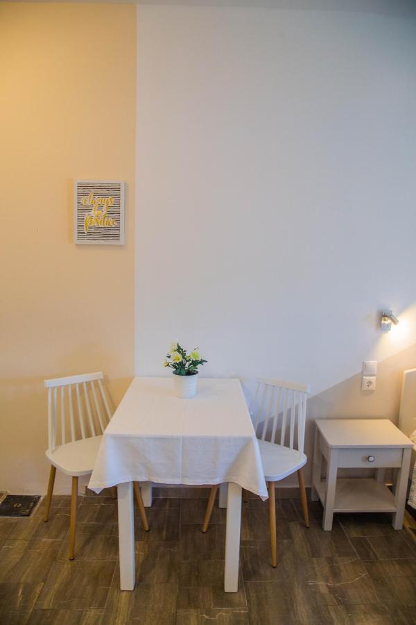 Theodora Rooms Poros Town Eksteriør bilde